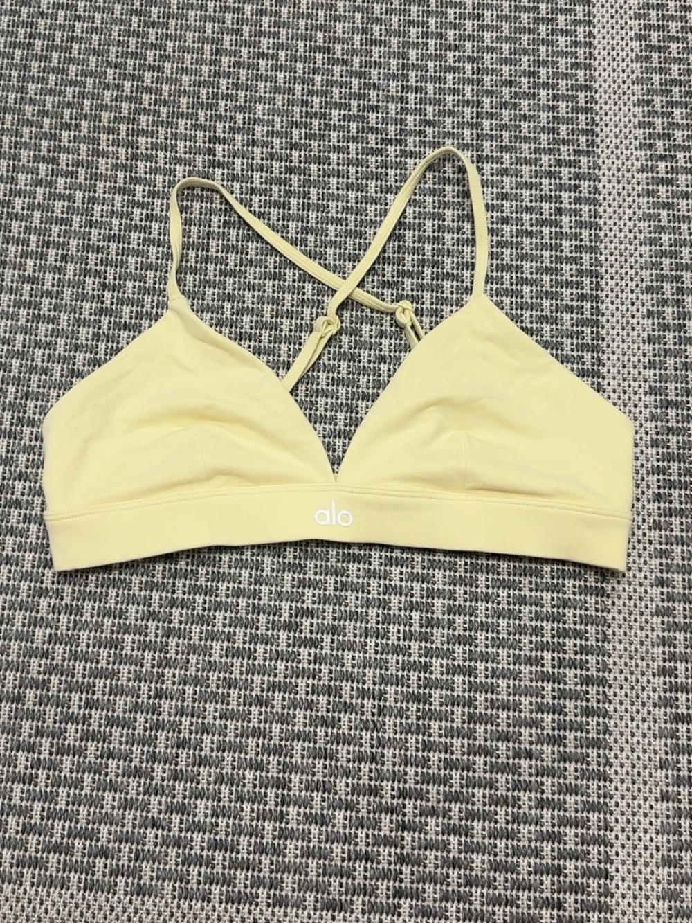 Alo Yoga Splendor Bra in Lemon Ice
